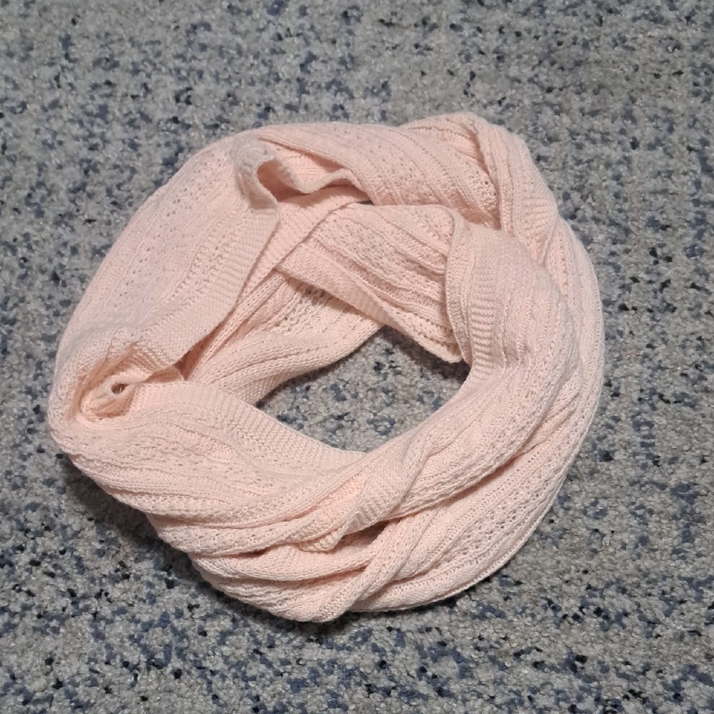 Source Unknown Soft Pink Knit Scarf